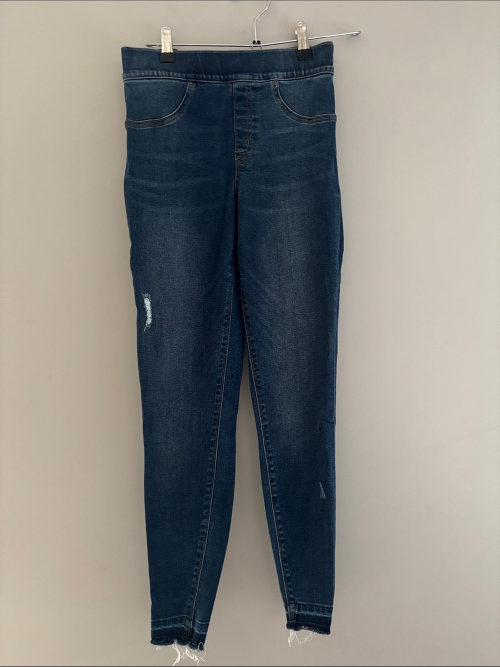 SPANX Dark Wash Skinny Jeans with Subtle Distress inseam 27